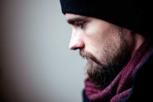 Cómo tratar a una persona con apego evitativo